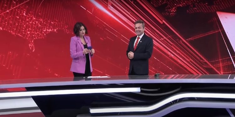 İrfan Değirmenci Halk TV’ye veda etti: Hem gazeteci hem siyasetçi olunmaz