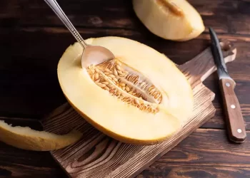 Karpuz ve kavun çekirdeğiyle zayıflamak mümkün! Lif zengini ve gün uzunluğu tok tutuyor