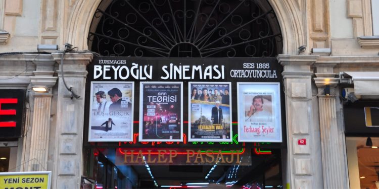 Tarihi Beyoğlu Sineması Yine Açıldı