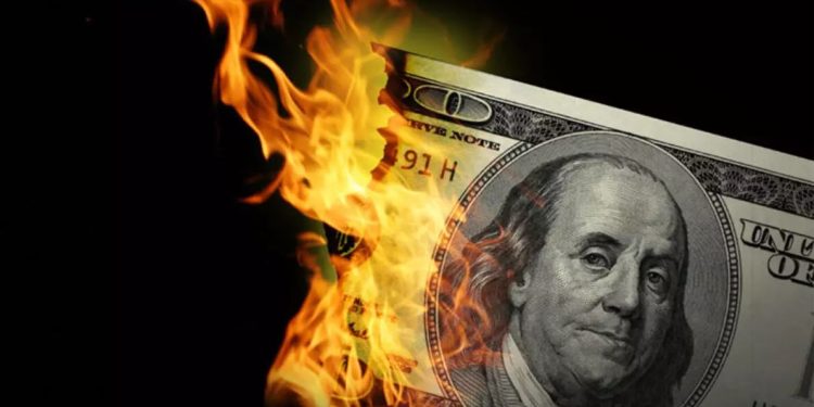 Dolar Yeni Haftaya Ateşli Başladı
